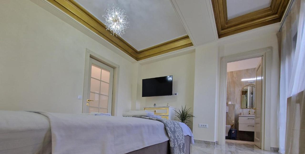 Laroka House Luxury Apartment City Center Universitate บูคาเรสต์ ภายนอก รูปภาพ