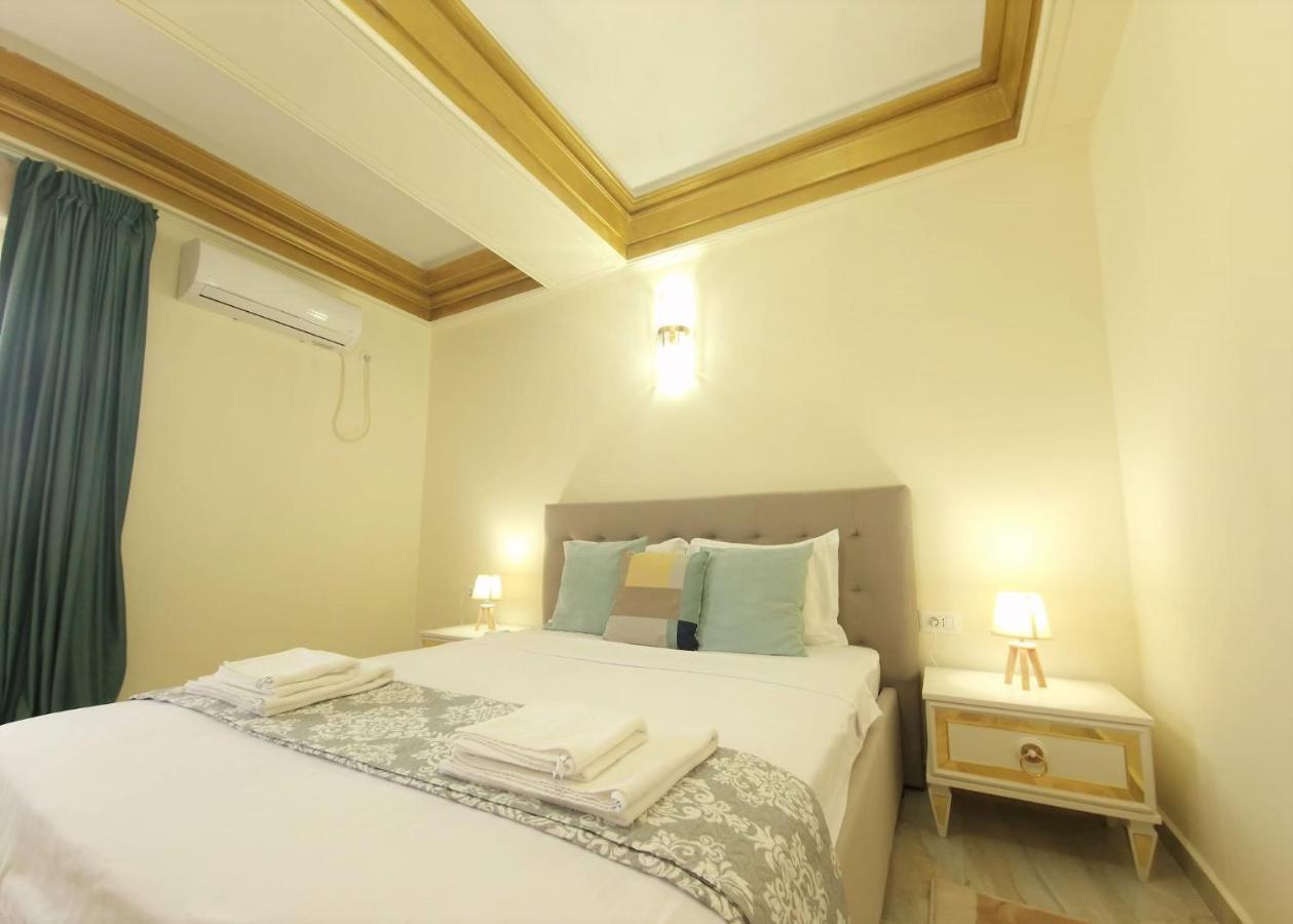 Laroka House Luxury Apartment City Center Universitate บูคาเรสต์ ภายนอก รูปภาพ