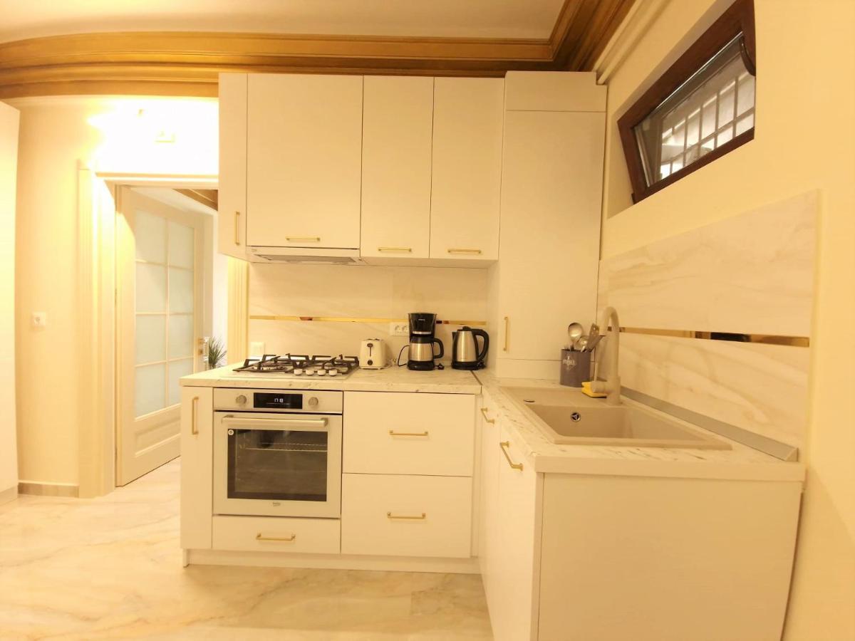Laroka House Luxury Apartment City Center Universitate บูคาเรสต์ ภายนอก รูปภาพ