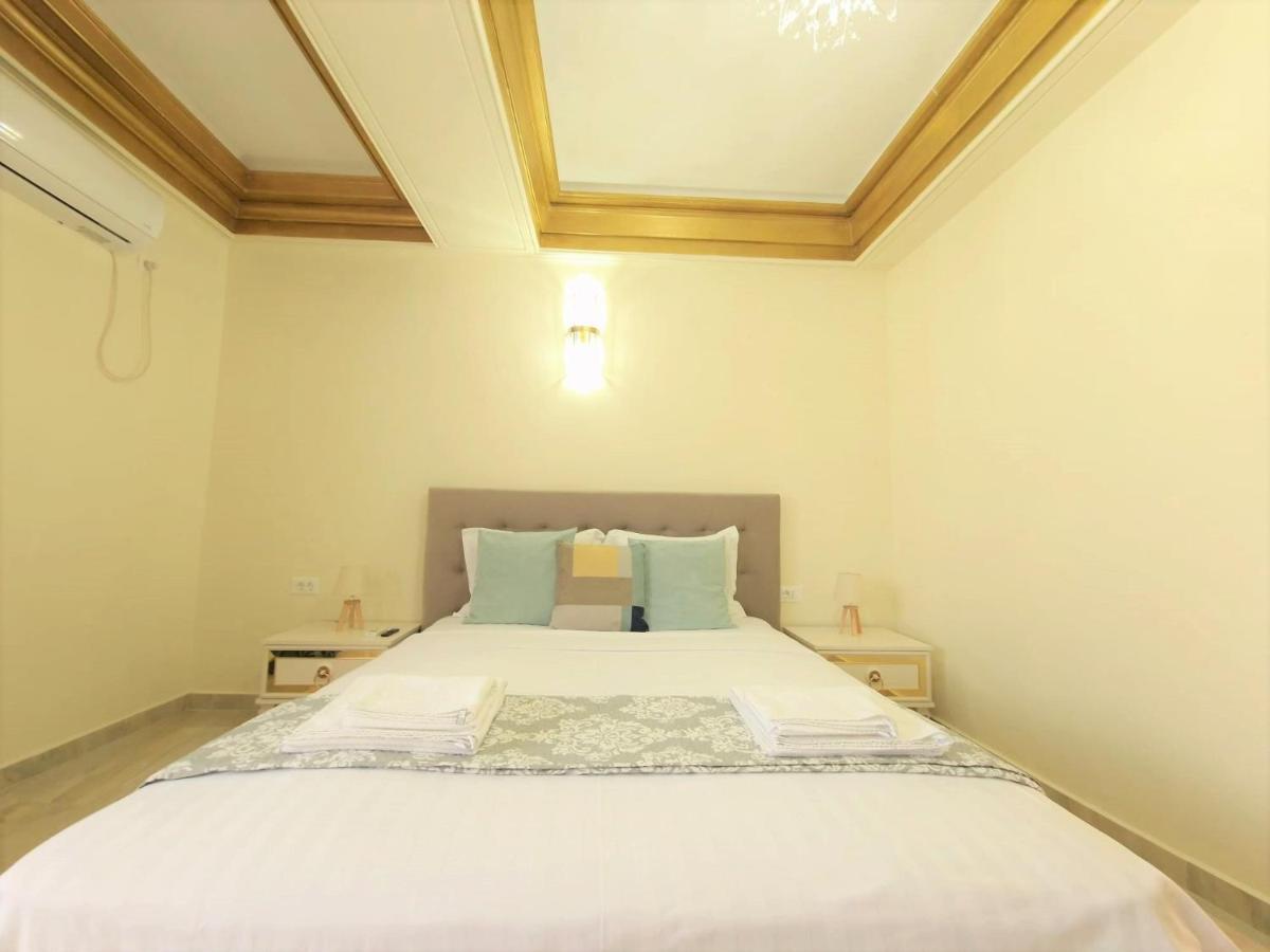 Laroka House Luxury Apartment City Center Universitate บูคาเรสต์ ภายนอก รูปภาพ